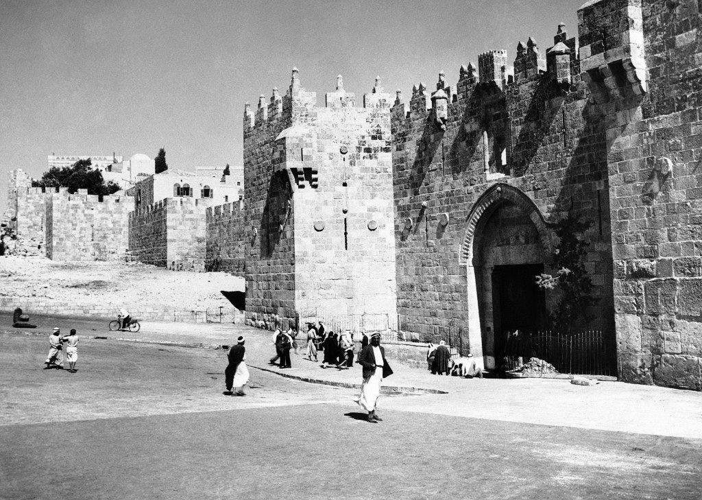 Palestine has been the scene of much death and destruction during the past two years, consequent on the conflict between Arab and Jew, and Jerusalem the holy city has not escaped from scenes of violence. The famous Damascus gate of Jerusalem, scene of many incidents that have affected the history of Jerusalem and Palestine on Jan 18, 1939. This leads from the new city to the old quarter and is regarded by both factions as of strategic importance. (AP Photo) Ref #: PA.11140507  Date: 18/01/1939