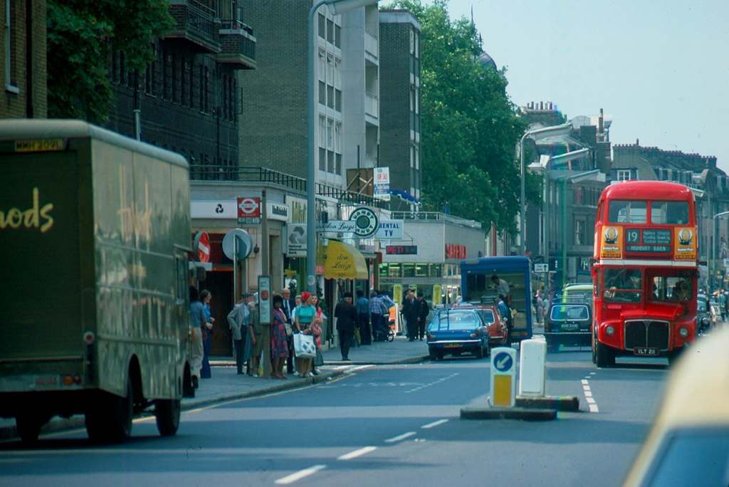 20 Photos Of The Kings Road On A Hot August Day In 1976
