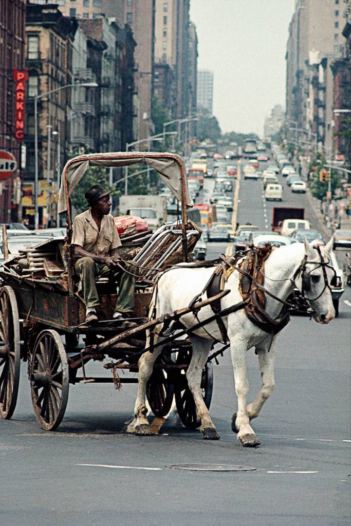 1970 "On the way to Harlem." IMAGE: CAMILO JOSÉ VERGARA/LIBRARY OF CONGRESS