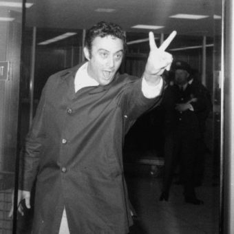 1963: Lenny Bruce is banned from Britain ‘in the public interest’