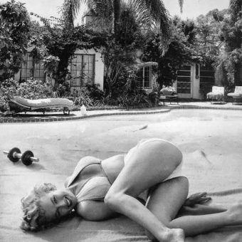Marilyn Monroe working out at the Bel Air Hotel (photos)