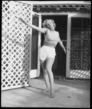 Marilyn Monroe working out at the Bel Air Hotel (photos) - Flashbak