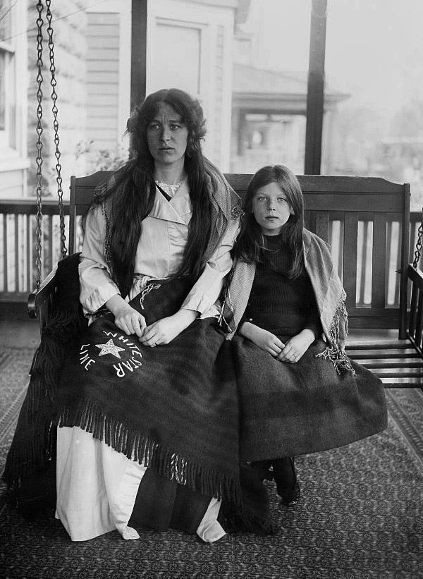 Charlotte Lottie Collyer And Daughter Marjorie Recall How They Survived The Titanic Sinking
