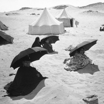 Flashback To 1985: Khamis Abdel Motagally Cures Rheumatism By Burying Egyptian Women In Hot Desert Sand