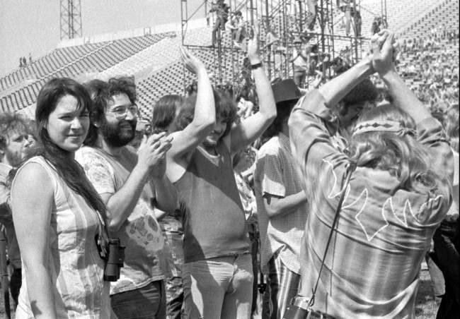 Guitarist Jerry Garcia, of the band "The Grateful Dead," second from left, is joined by his first wife Mountain Girl, left, Delaney Bramlett, centre, and Bruce Baxter III, right, in Calgary, Alberta, Canada, on July 2, 1970, during the legendary "Festival Express," also known as the Transcontinental Pop Festival. (AP Photo/Ron "Sunshine" Mastrion)