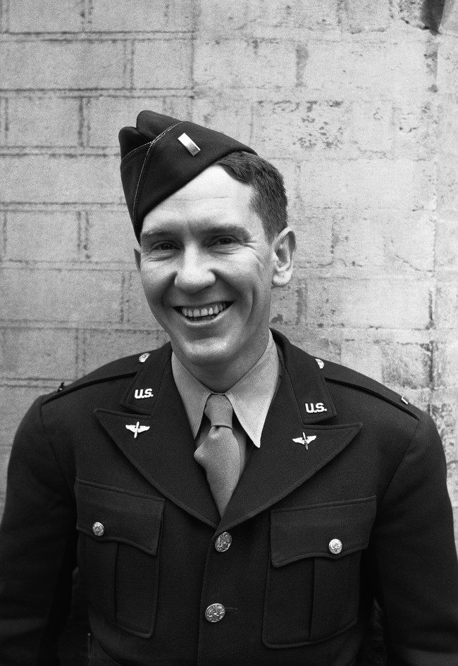 Burgess Meredith, the Hollywood film star, is serving as a public relations officer with the air transport command of the U.S. Army, at the U.S. Army headquarters in London on June 10, 1943. (AP Photo) 