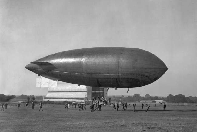 The Royal Flying Corp Airship 'Beta' at the HM Balloon Factory at Farnborough, Hampshire. It flew from the beginning of June, 1910 to July 13th, 1910 when she crashed at Andover. 