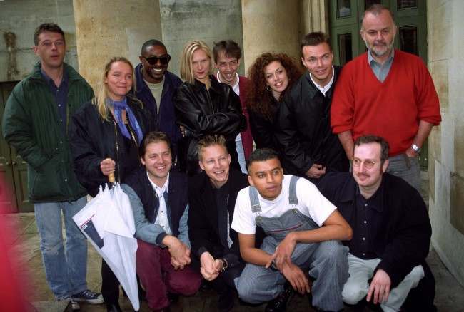 THE NEW LINE UP OF BBC RADIO 1 PRESENTERS WHICH WILL COME INTO EFFECT FROM OCTOBER 25, DURING A PHOTOCALL IN LONDON TODAY. (L/R BACK ROW, ANDY KERSHAW, LYNNE PARSONS, STEVE EDWARDS, JO WHILEY, STEVE LAMACQ, CLAIRE STURGESS, PETE TONG, JOHN PEEL, (L/R FRONT ROW, MARK GOODIER, SIMON MAYO TONDERAIR AND STEVE WRIGHT. Date: 27/09/1993 