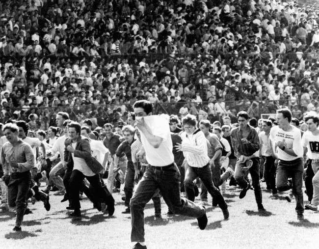 Soccer - Football League Division One - Chelsea v Middlesbrough - 1983 Chelsea fans on the rampage. Date: 14/05/1983 