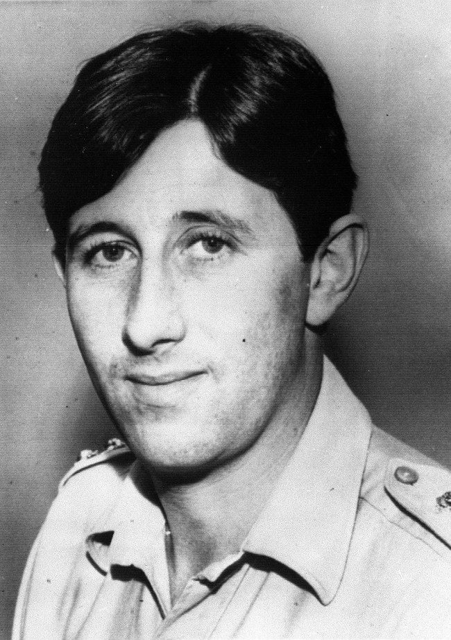 Captain David Stewardson, 29,who was a Royal Army Ordnance Corps Disposal expert died in a Belfast hospital of bomb blast wounds after a booby trap bomb he was defusing exploded. Date: 09/09/1971