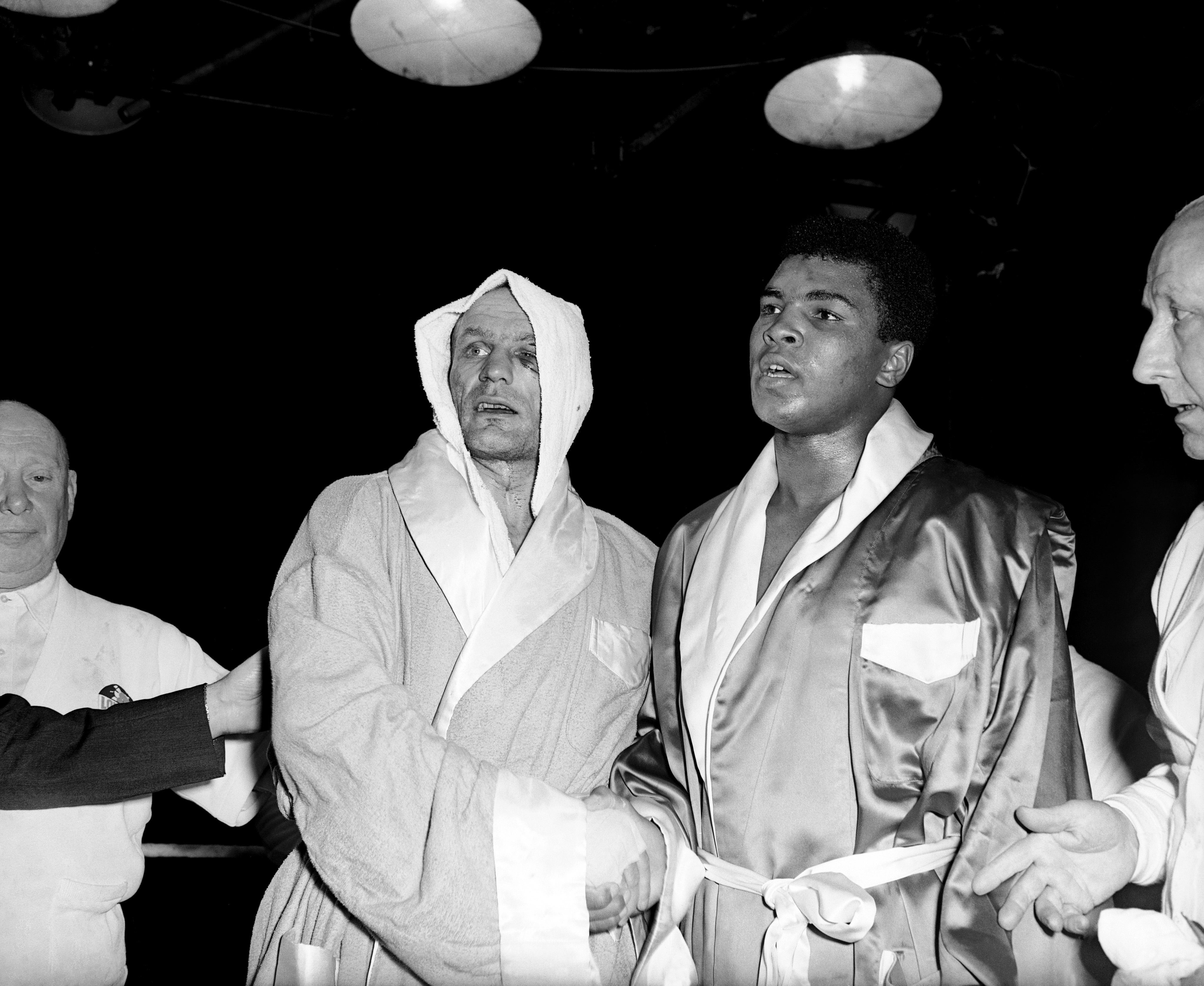 Boxing - Heavyweight Championship - Cassius Clay v Henry Cooper - Wembley Stadium, London