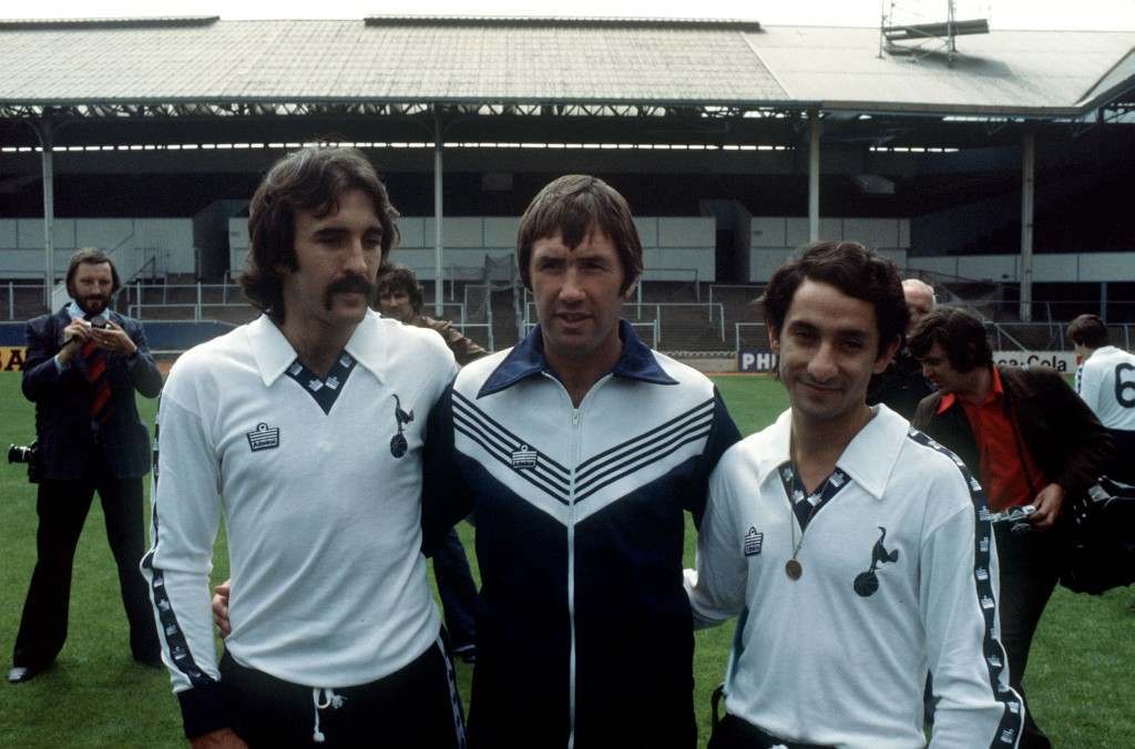 PA NEWS PHOTO JULY 1978  A LIBRARY FILE PICTURE OF TOTTENHAM HOTSPUR'S MANAGER KEITH BURKINSHAW WITH ARGENTINIAN WORLD CUP STARS RICARDO VILLA (LEFT) AND OSSIE ARDILES WHO JOINED THE NORTH LONDON CLUB FOR A FEE OF AROUND  750, 000 AT THE CLUB'S GROUND IN WHITE HART LANE