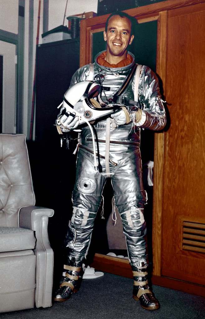 Alan_Shepard_in_Mercury_flight_suit