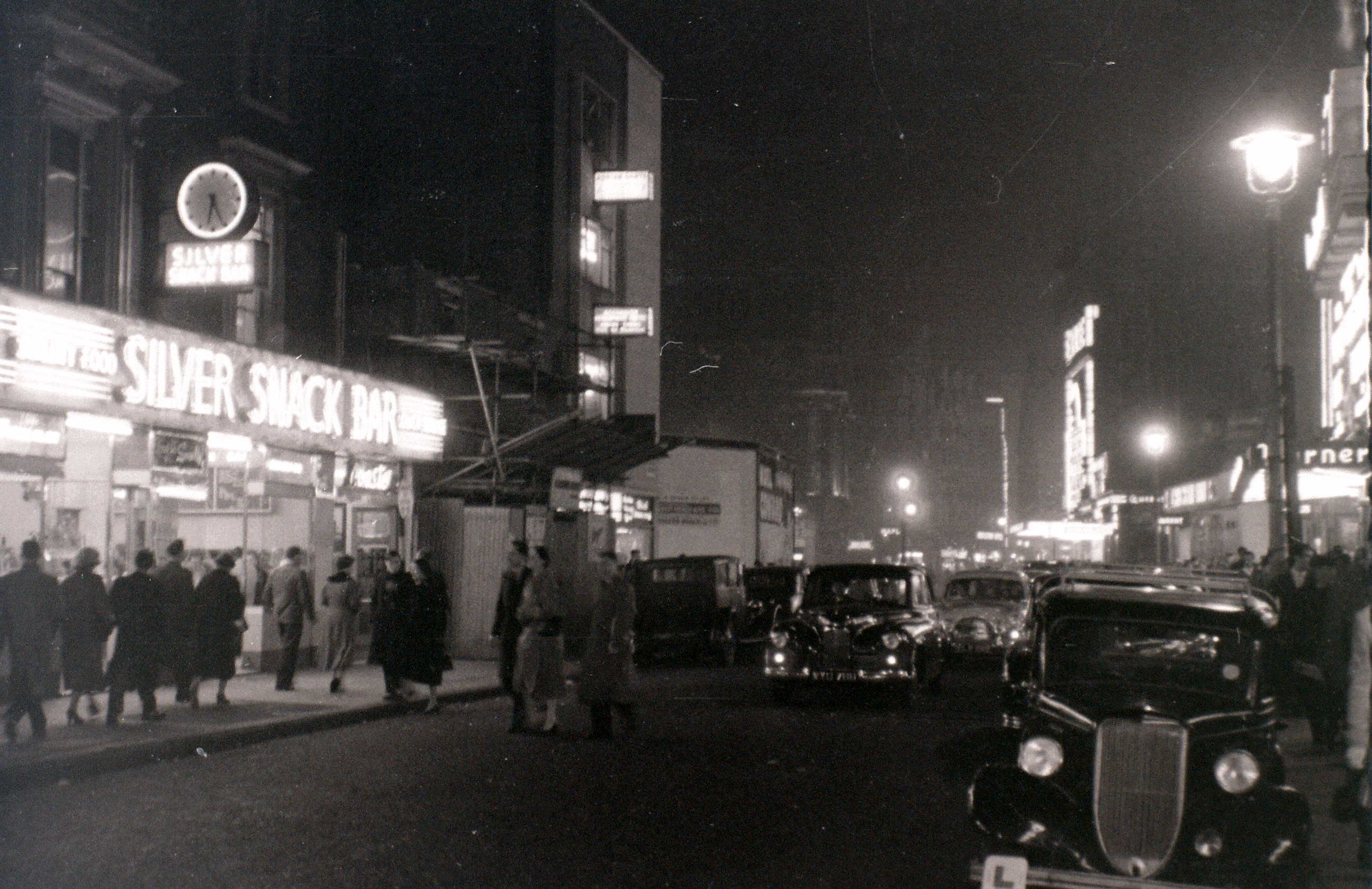 An Evening Stroll Around London s West End in November 