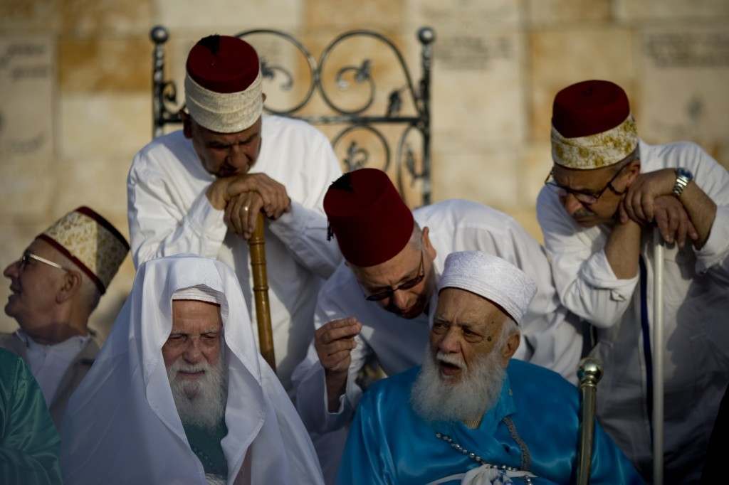 Mideast Israel Palestinians Samaritans Passover