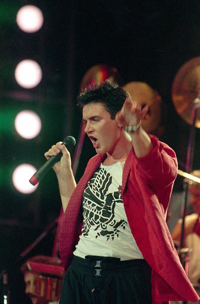 ritish singer Simon LeBon of Duran Duran performs at JFK Stadium in Philadelphia Pa. during the Live Aid famine relief concert July 13, 1985. Justin Timberlake is working on Duran Duran's new album, along with superproducer Timbaland, who created recent smash hits for both Timberlake and Nelly Furtado, the British band said. (AP Photo/Amy Sancetta) PA-4141111