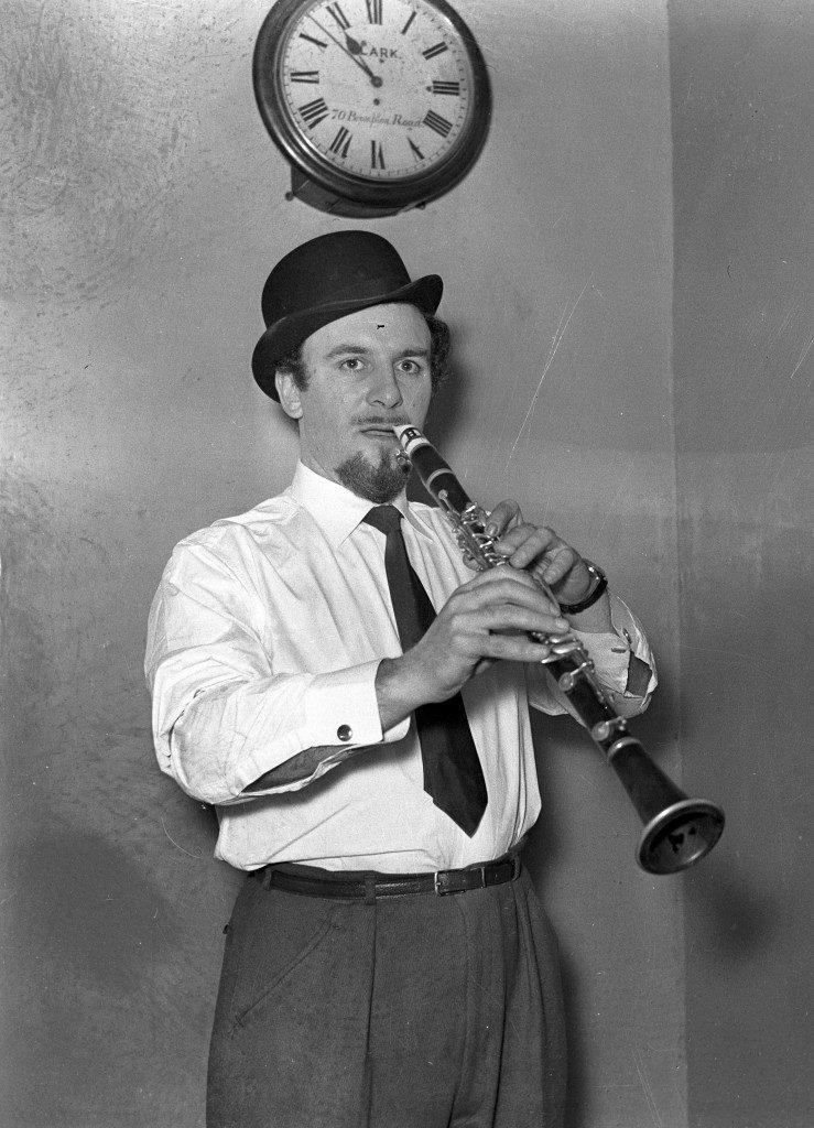 Acker Bilk (Claranet player) Ref #: PA.6401185  Date: 01/03/1960