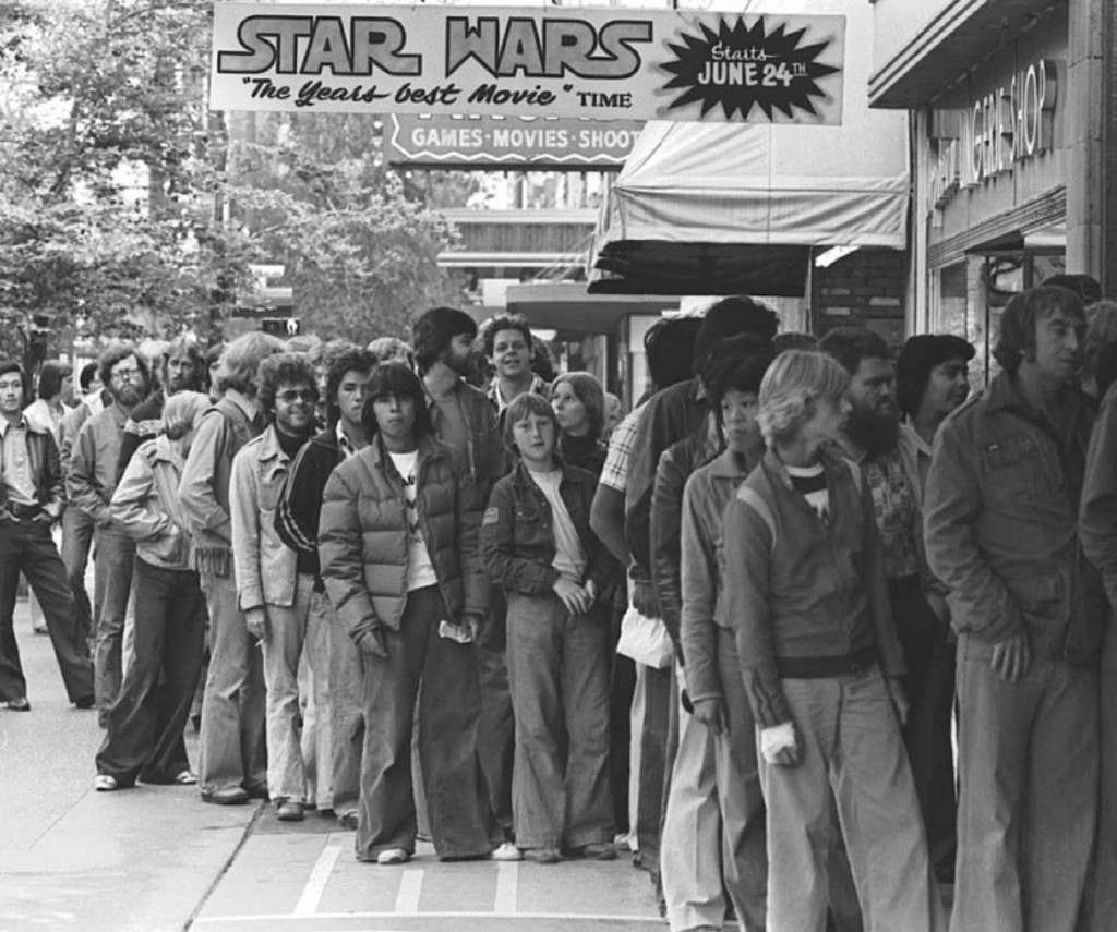 Waiting In Line To See Star Wars 19772000 Flashbak