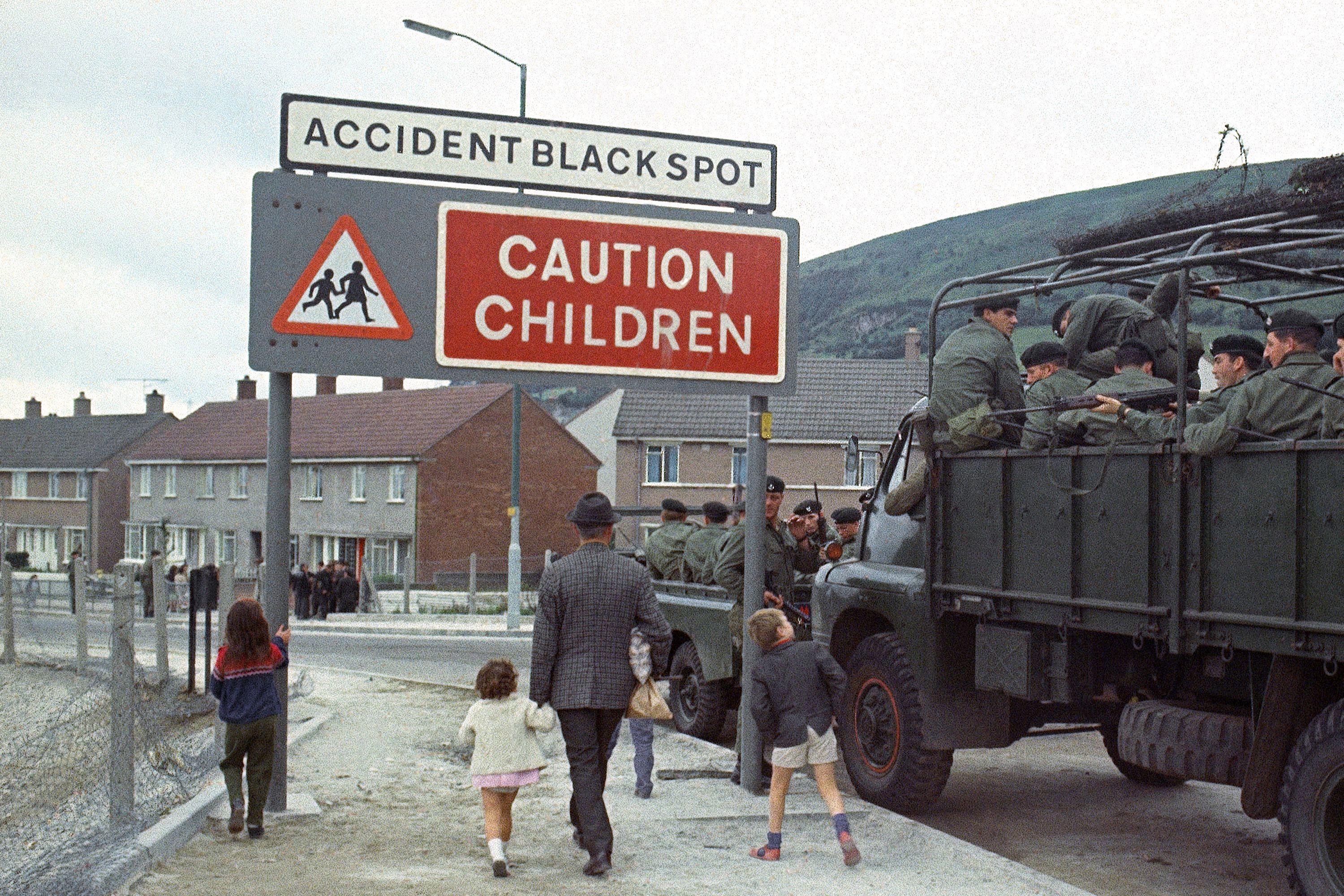 Photos Of The British Army In Northern Ireland 1969 1979 - 