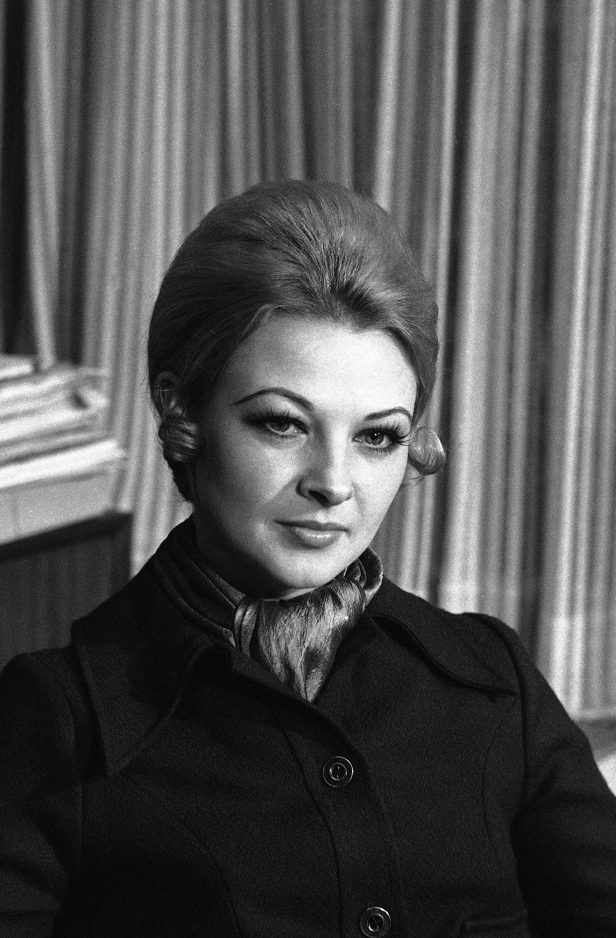 Mandy Rice-Davies challenges minister over Profumo case 