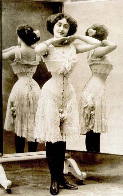 In 1908, a Doctor Used X-Rays to Highlight the Damaging Effects of Tight  Corsets on a Woman's Body ~ Vintage Everyday