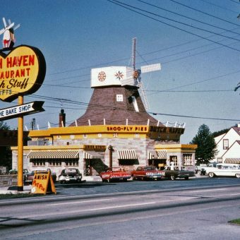 Roadside America: A Look at Mid-Century Diners