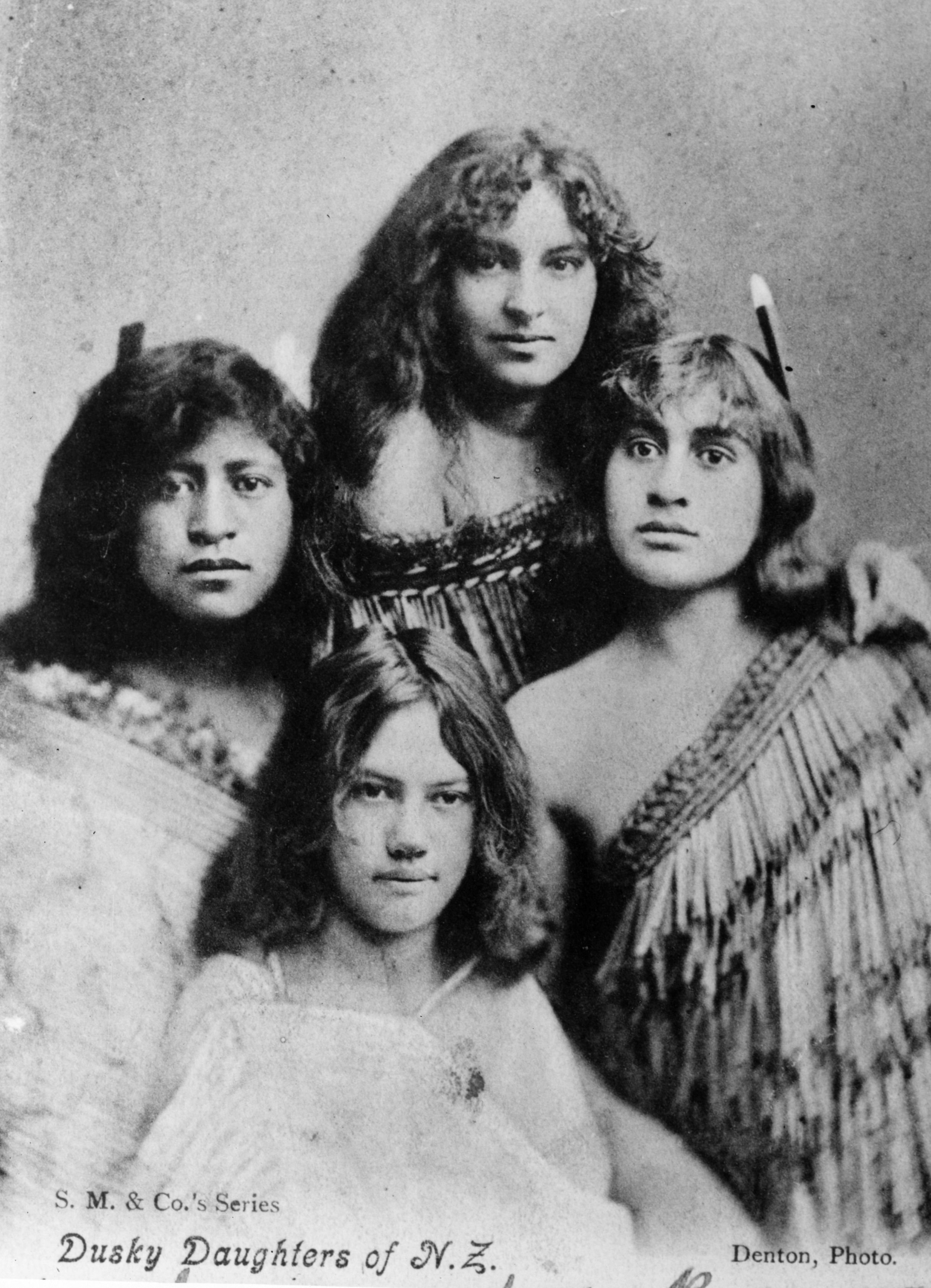 circa 1890:  A group of Maori girls from New Zealand wearing traditional clothing.  (Photo by Denton/Hulton Archive/Getty Images)