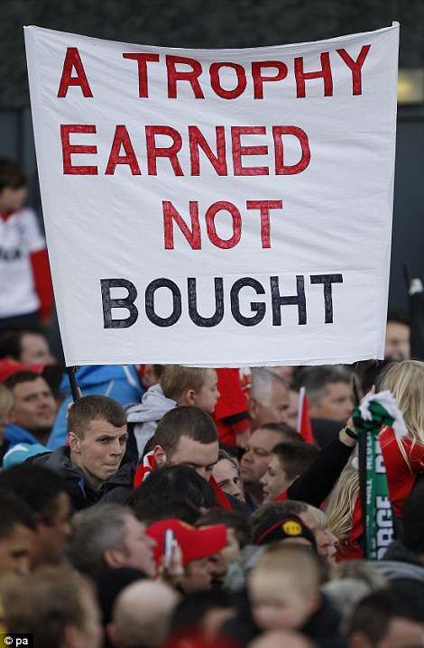 A history of Manchester United banners - Flashbak