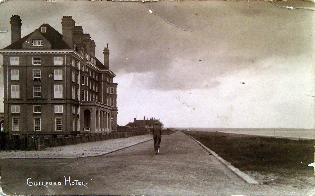 Guilford Hotel Sandwich postcard