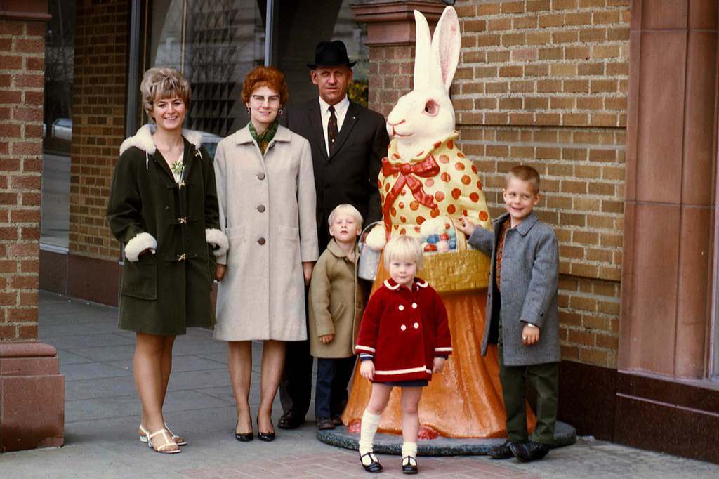 Easter, 1969 Country Club Plaza, Kansas City, Missouri Via 