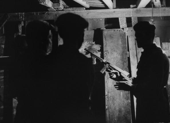 Thompson sub-machine gun is demonstrated