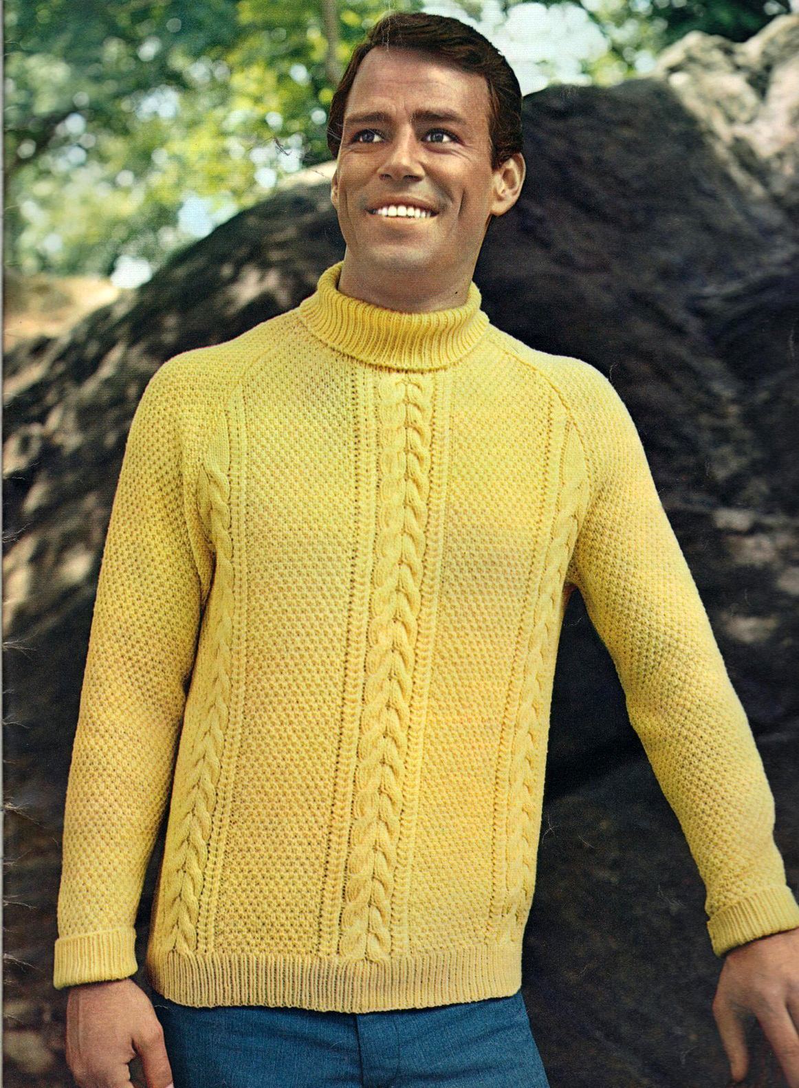 Винтажный свитер мужской. Свитера 20 века мужские. Turtleneck Sweater man 1960. Creepy Sweater.