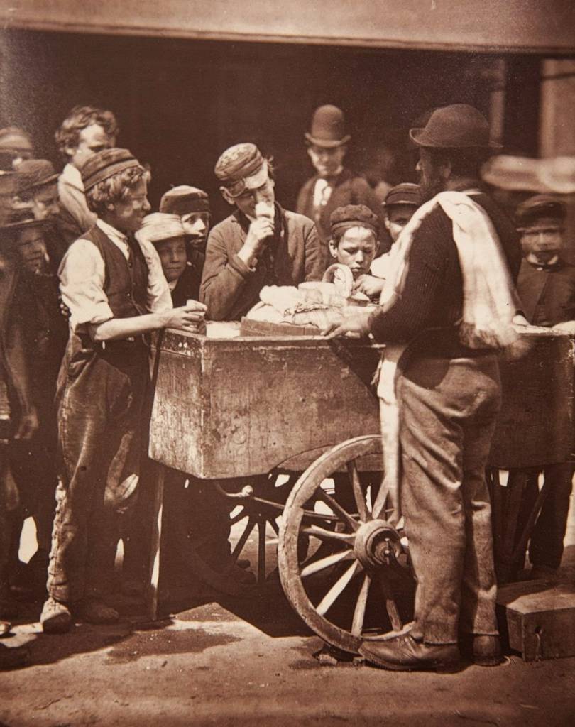 Street Life in London from the Victorian Era These incredible snapshots of life for Londoners in Victorian Britain were taken by photojournalist John Thomson in 1877.