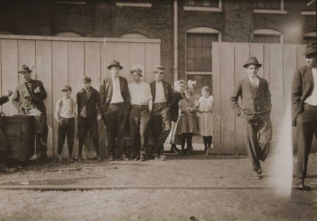 Workers in Richmond Hosiery Mills, Rossville, GA - Dec. 1910