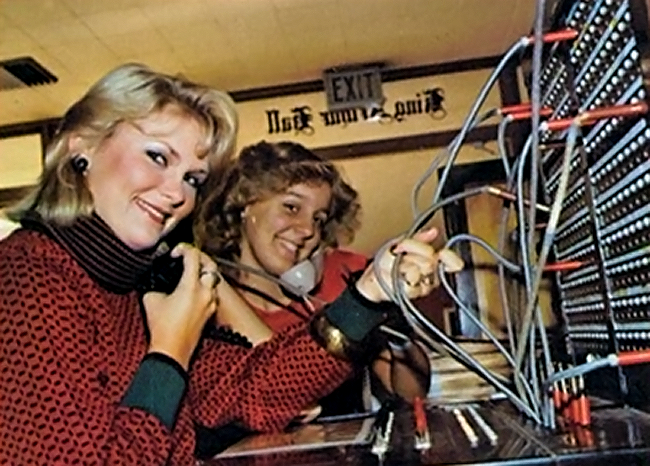 054_switchboard ladies