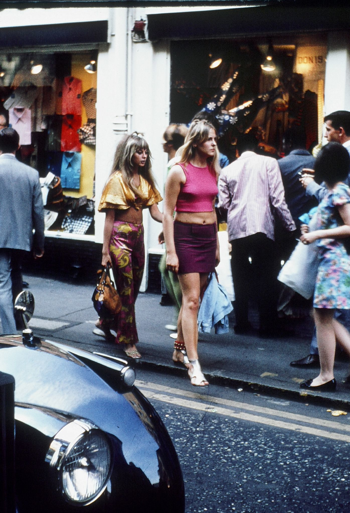 Great Colour Photographs of London in 1968/69 by R.B. Reed - Flashbak