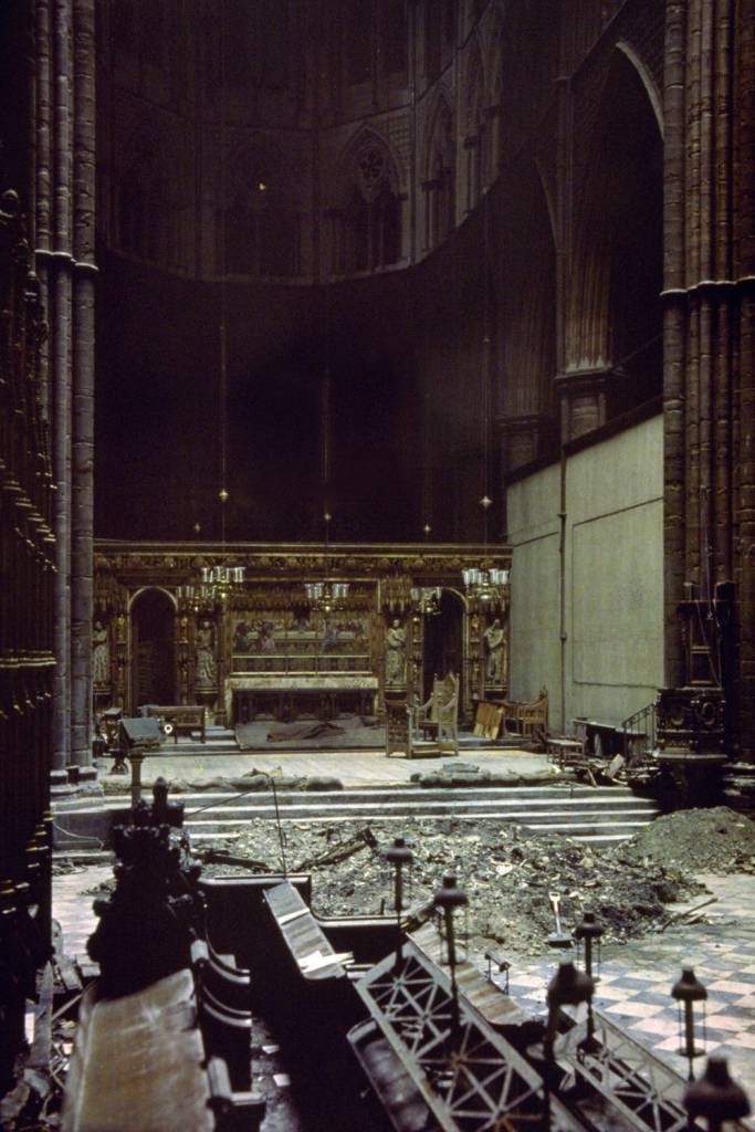 circa 1941:  The interior of Westminster Abbey after a German bombing raid.  (Photo by Hulton Archive/Getty Images)