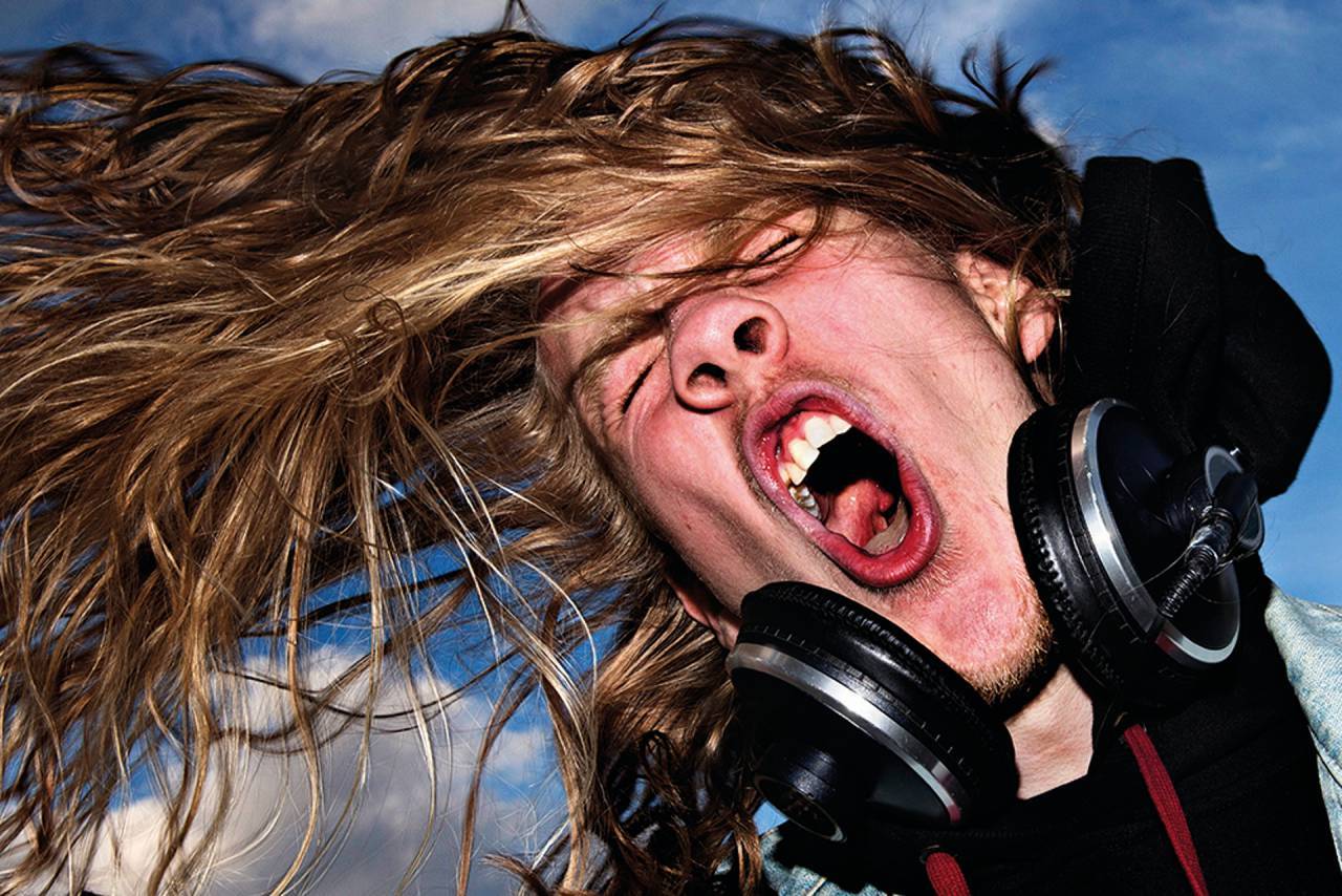 Headbangers: Electric Photos Of Metal Fans In Head Thrashing Ecstasy ...