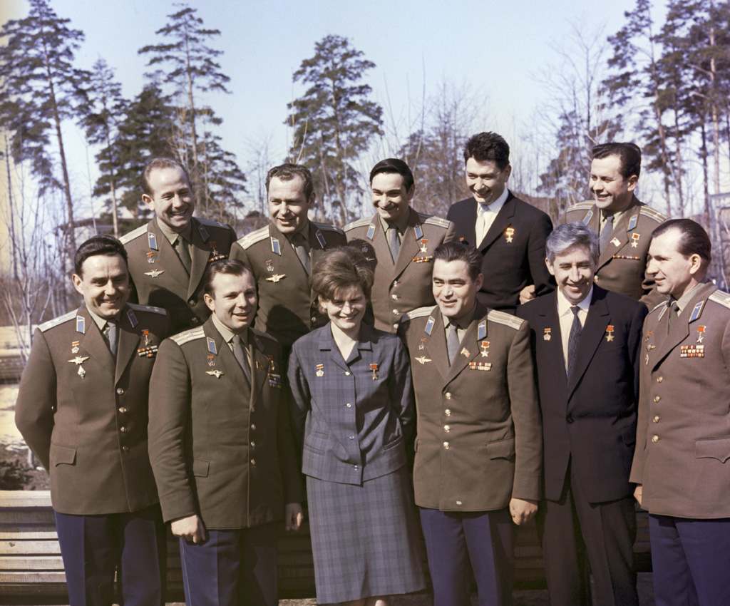 Alexey Leonov (left, back row) with fellow cosmonauts in 1965