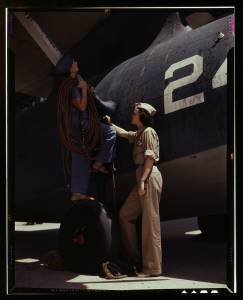 Women Workers at a Naval Air Base in Texas 1942 - Flashbak