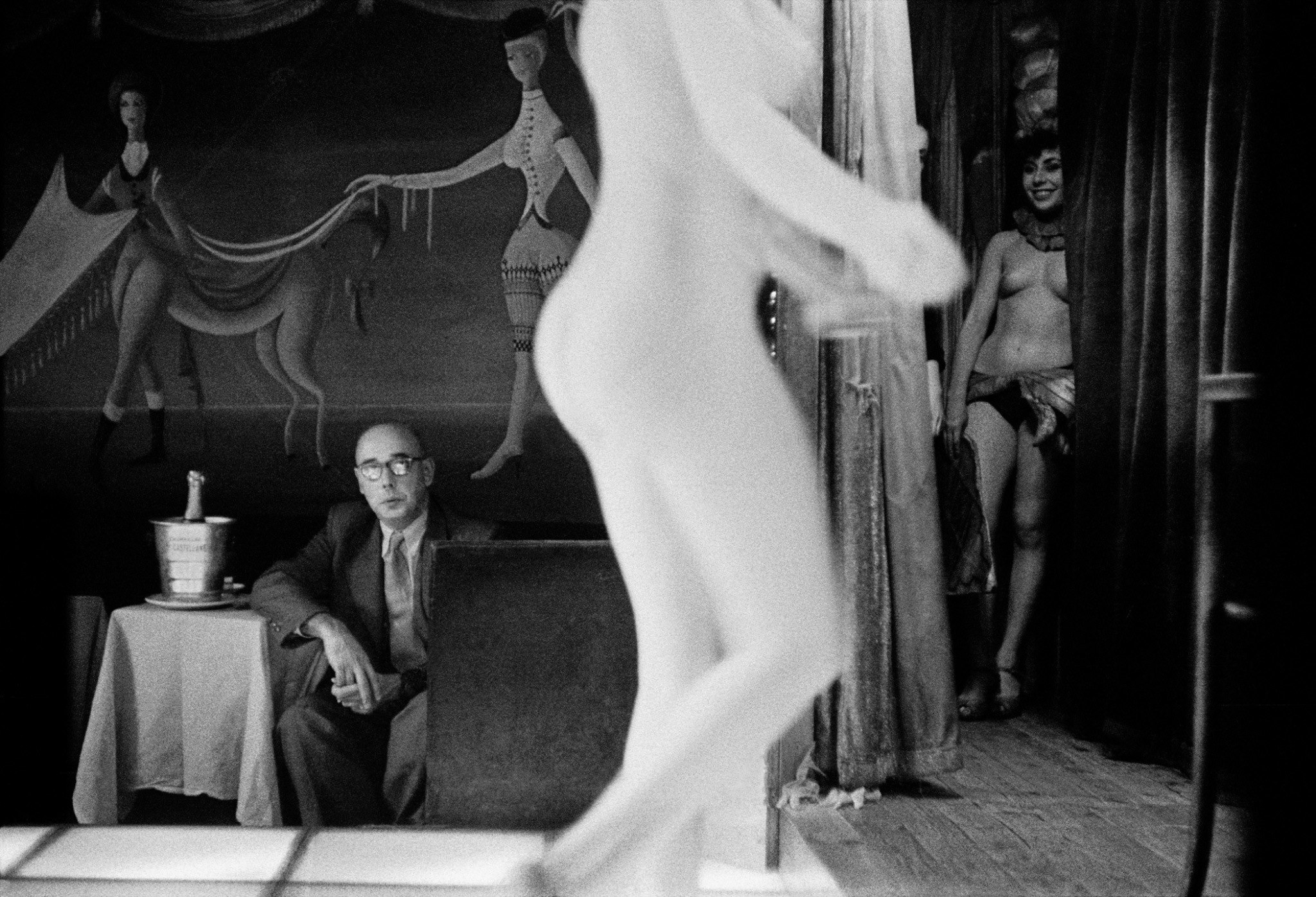Frank Horvat 1956, Paris, Le Sphinx