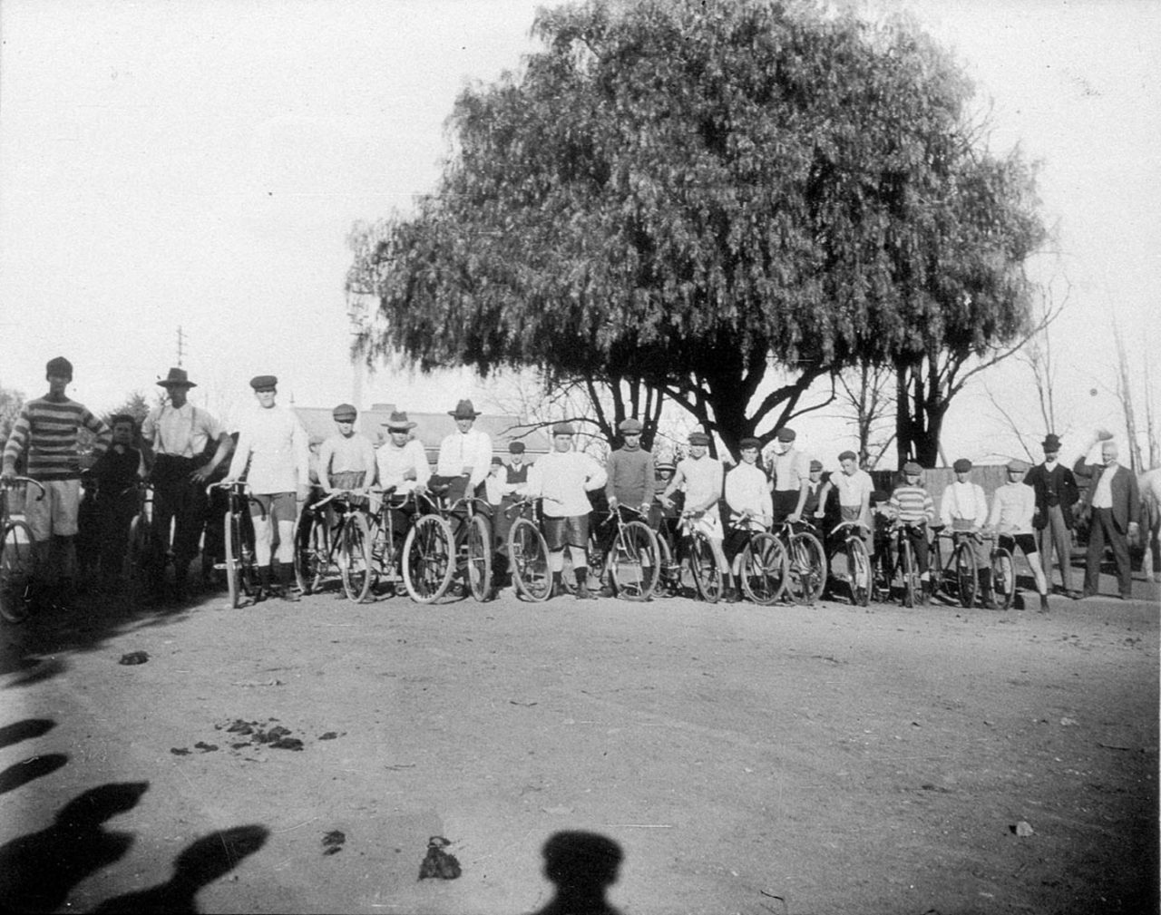 Wonderful Photos of Early Australian Bike Culture - Flashbak