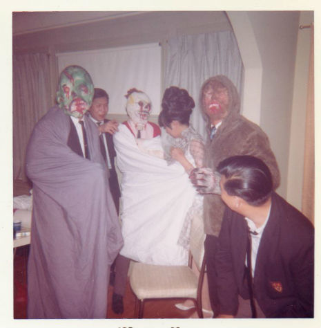 Found Photos: Great Polaroids Of A 1960s Halloween Party - Flashbak