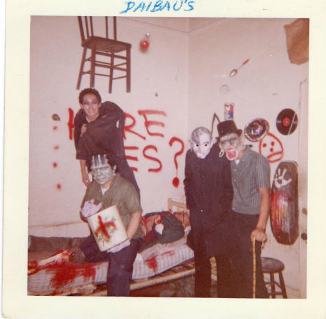 Found Photos: Great Polaroids Of A 1960s Halloween Party - Flashbak