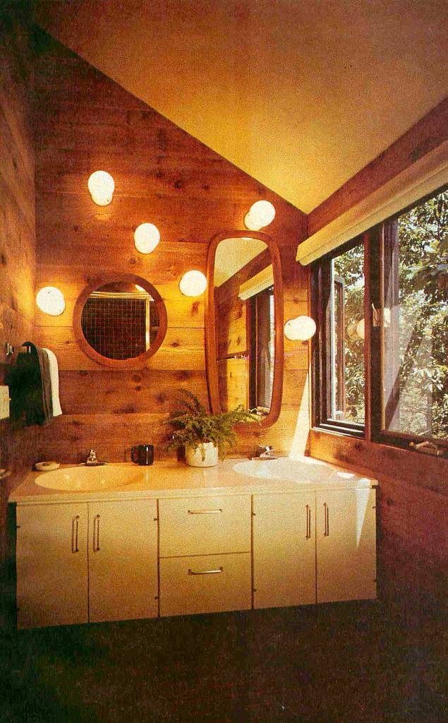 vintage bathroom 1980