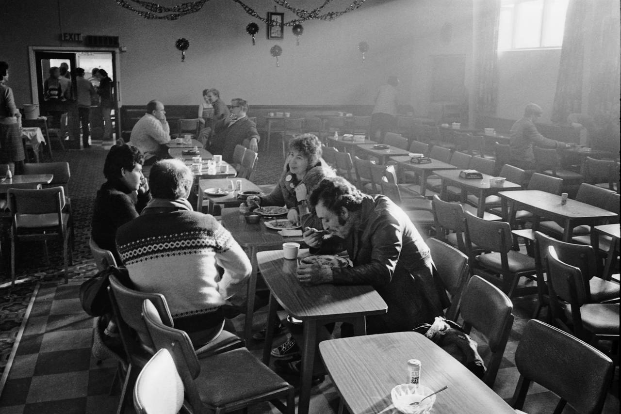 A soup kitchen run by the WAPC at the Mitchell & Darfield Social Club in Wombwell, 1985.