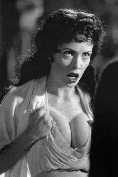 1940s Boobs - 19 Actress On Going Naked In Cult Movies - Flashbak