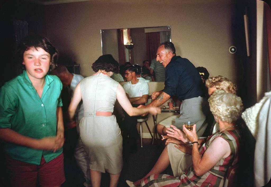 Found Photos Of Mid-Century New Year&#039;s Eve Celebrations - Flashbak