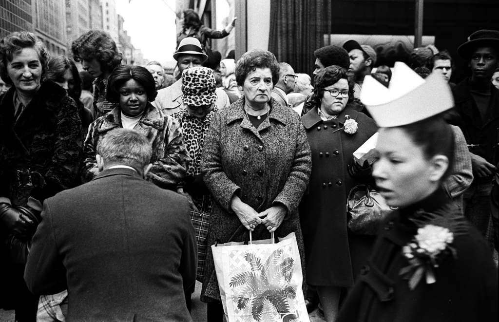 Tony Marciante NYC 1974 old lady with bag