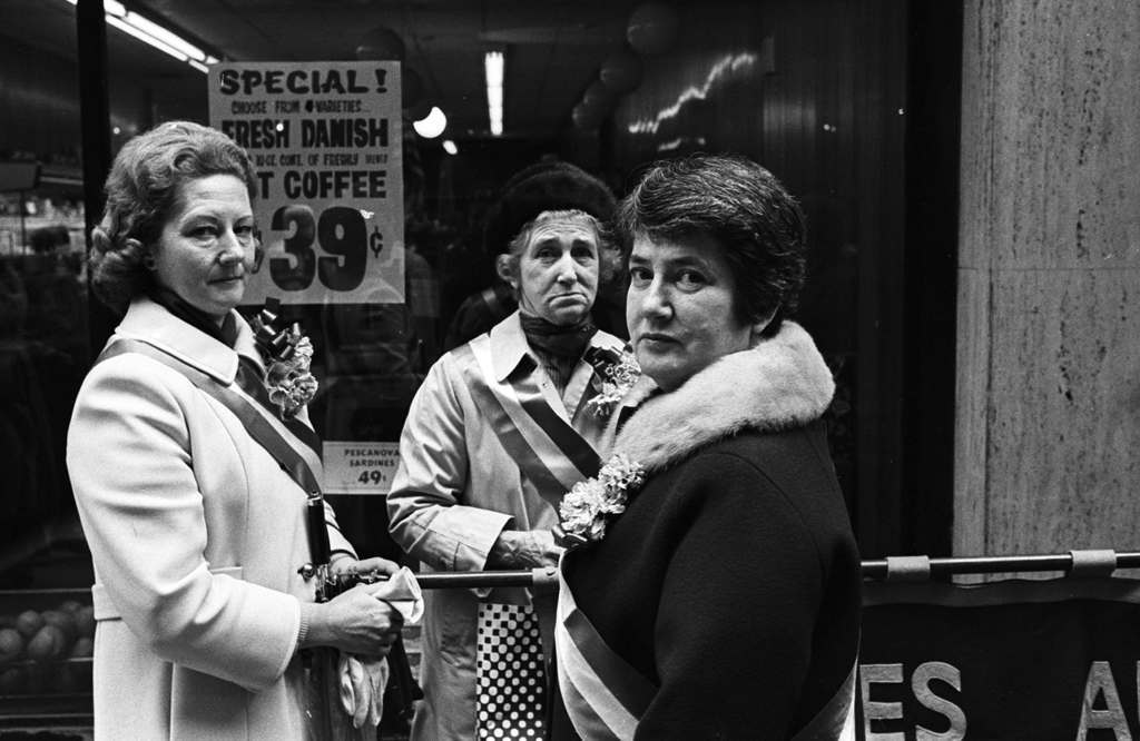 Tony Marciante three women danish 1974